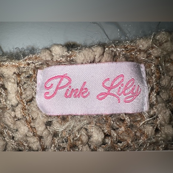 Pink Lily Women’s sweater. Size M. - Picture 3 of 3